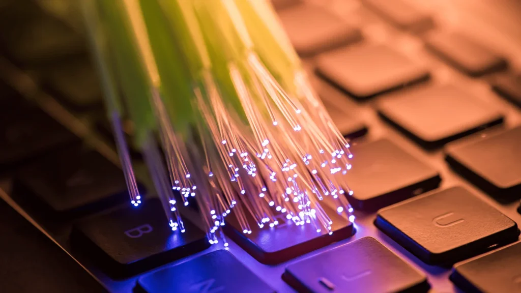 Impianti in fibra ottica certificati per reti ad alte prestazioni Pisa e Toscana